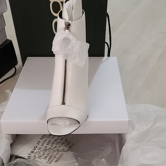 Calvin klein - Picture 10 of 12